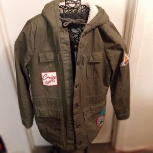 New Look Ladies/Youth camo colored lined Faux Jacket. Clean and warm. Size Med.